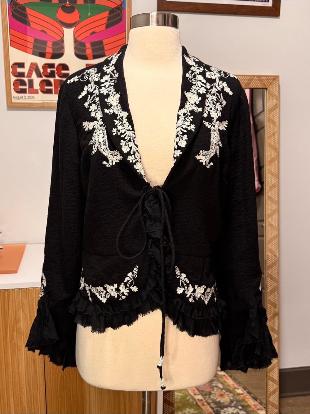 Anthropologie Black & White Embroidered Tie-Front Kimono Jacket Size Small